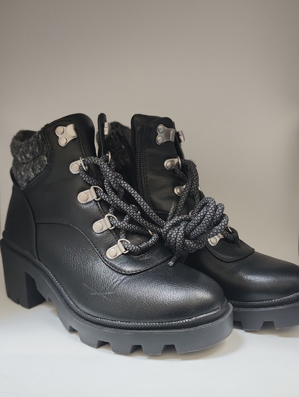 Universal Threads Noelle Women's Black‎ Lace-Up Chunky Heel Ankle Boots Size 8